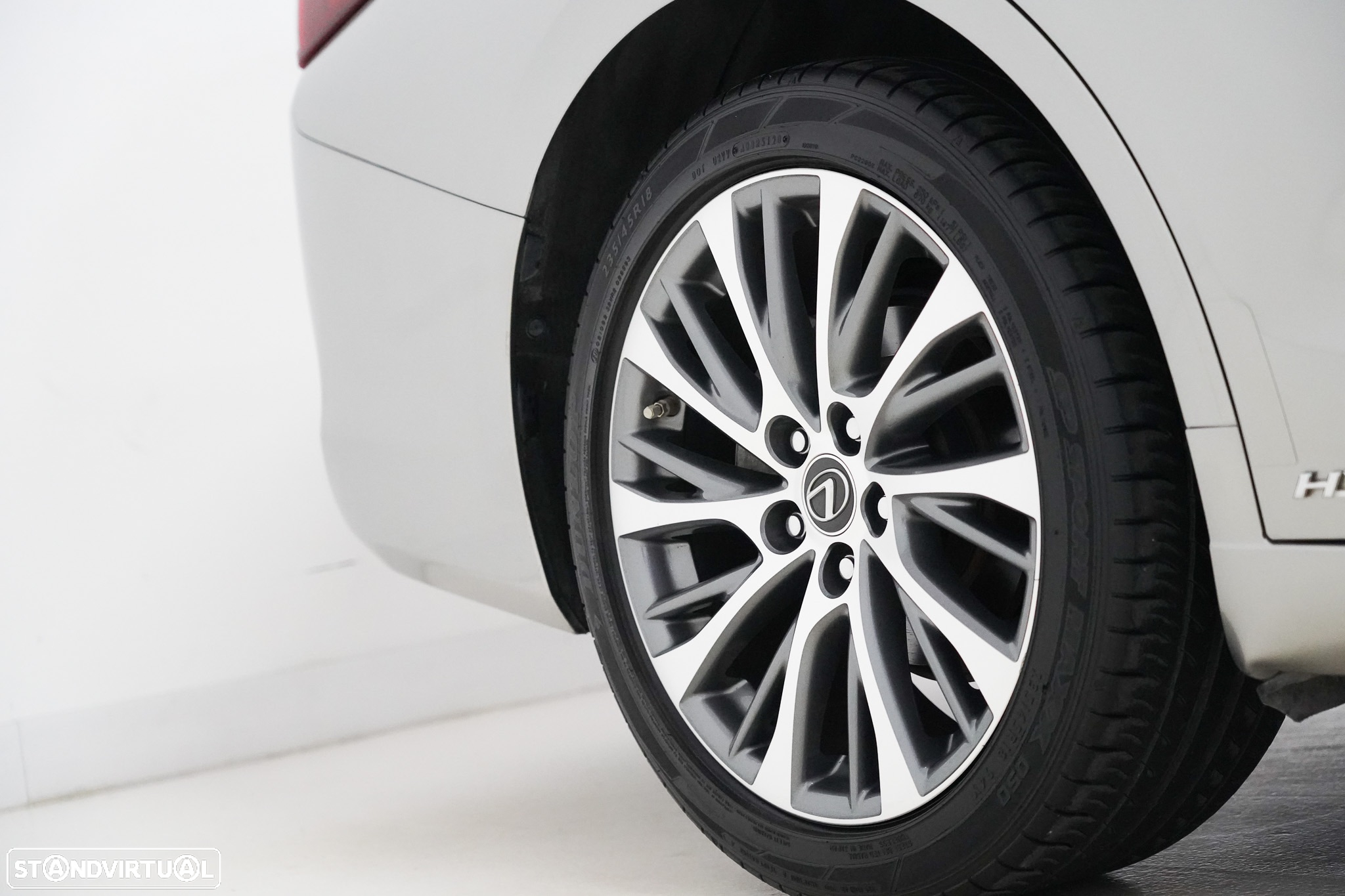 Lexus ES 300h Luxury - 21