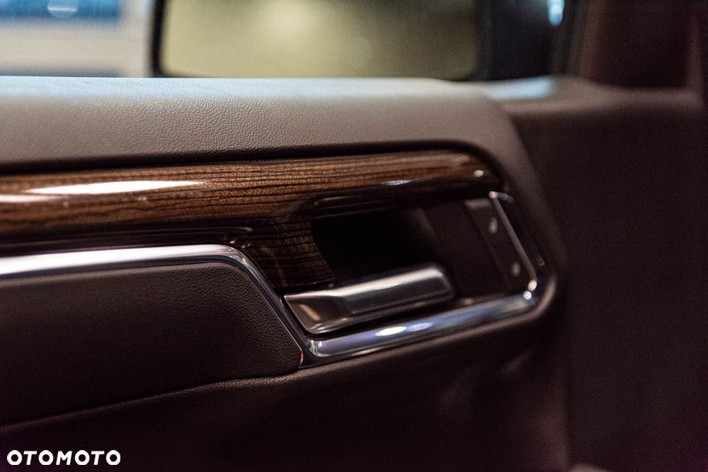 Chevrolet Silverado - 8