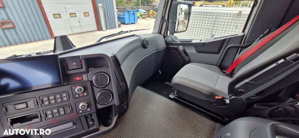 Renault K480 P8X4 E6 - 8