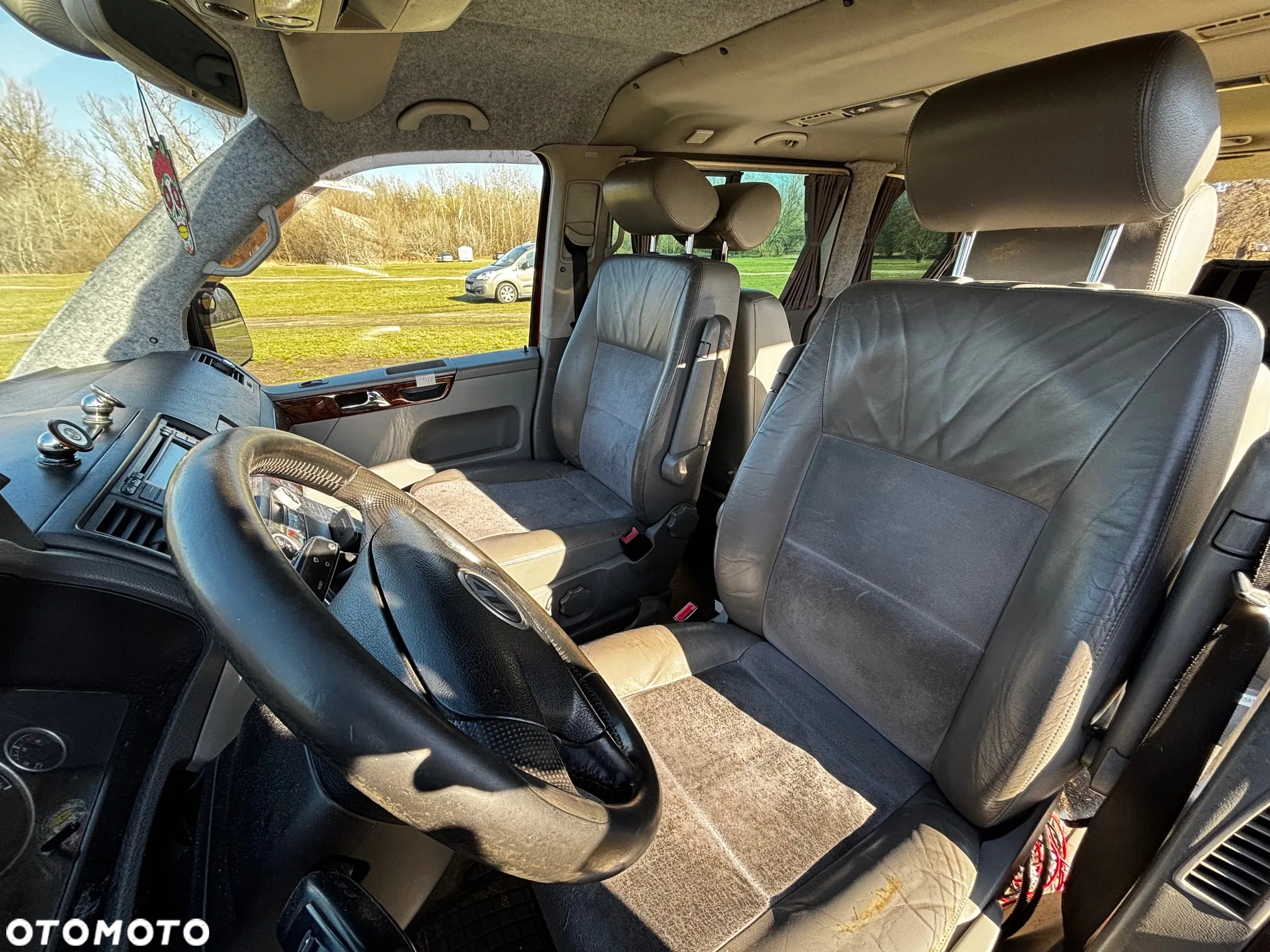Volkswagen Multivan - 15