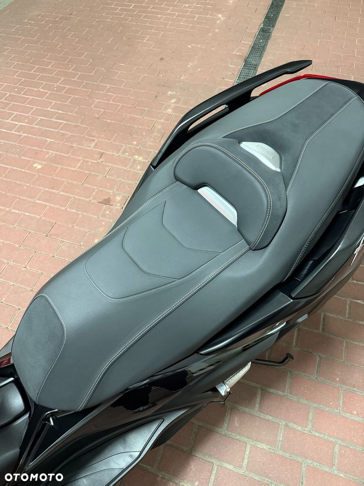 Yamaha X-max - 10