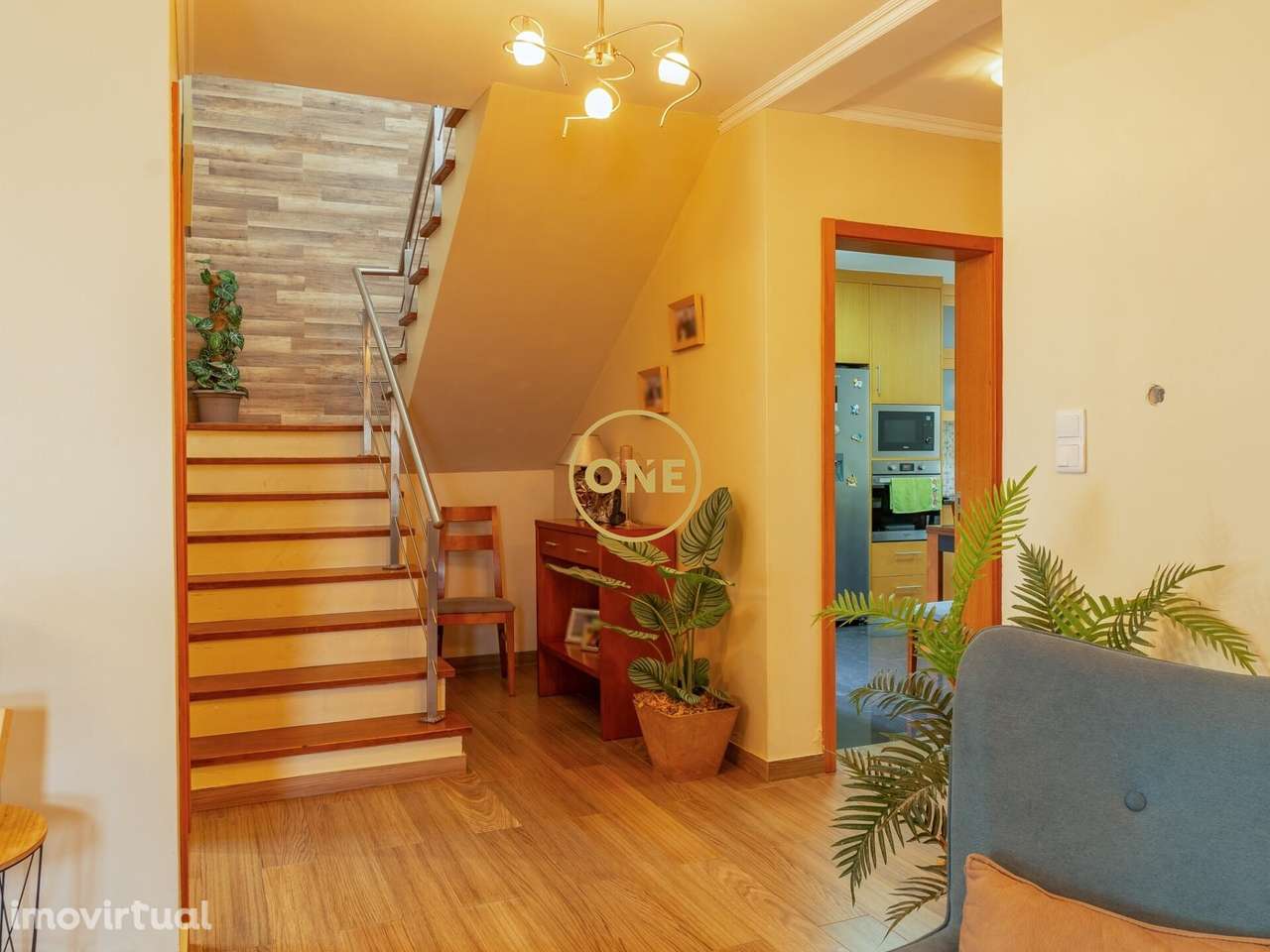 Moradia T4 Renovada em Santo António – Conforto e Tradição nos Açor - Grande imagem: 4/15