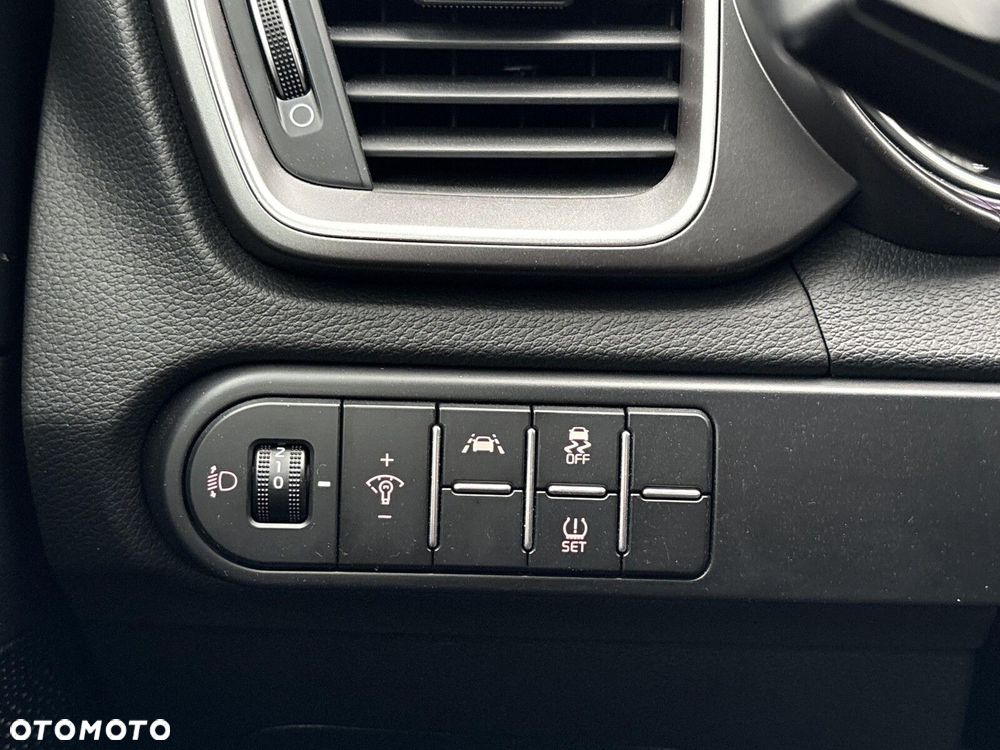 Kia Ceed 1.4 T-GDI M DCT - 11