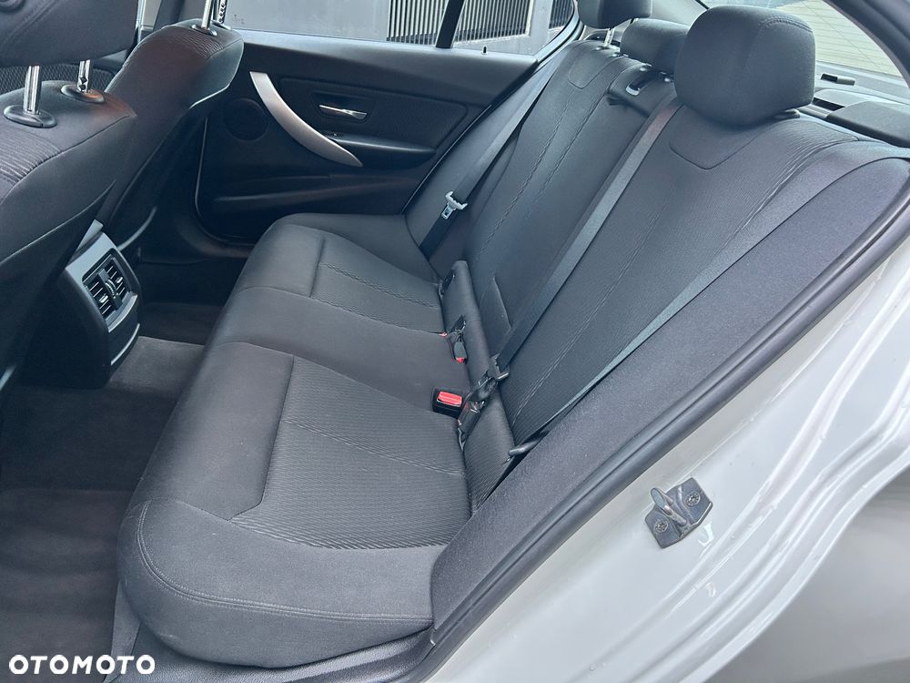 BMW Seria 3 316i - 19