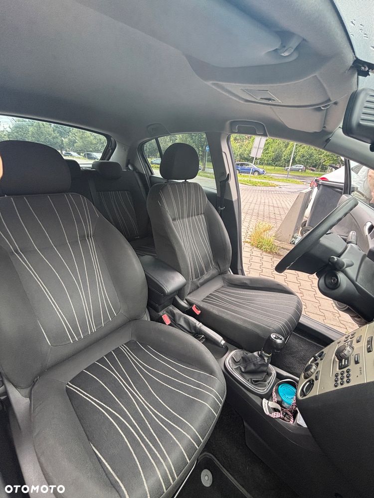 Opel Corsa 1.2 16V Essentia - 13
