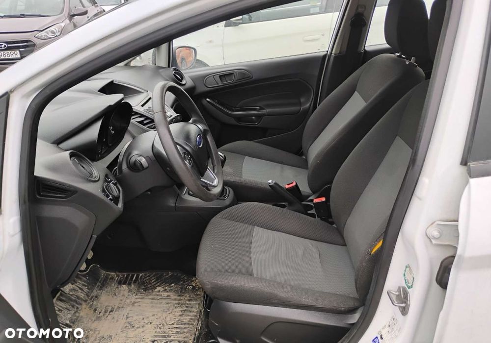Ford Fiesta - 8