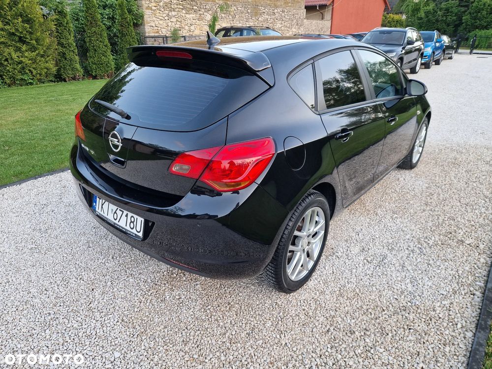 Opel Astra 1.6 NAVI - 17