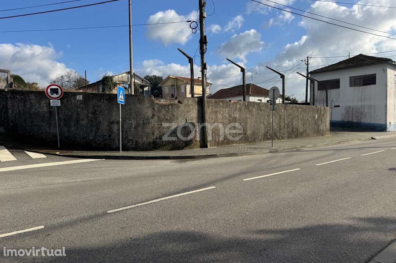 Terreno Industrial com ruína, em S. P de Oleiros, Sta Maria da Feira - Grande imagem: 4/26