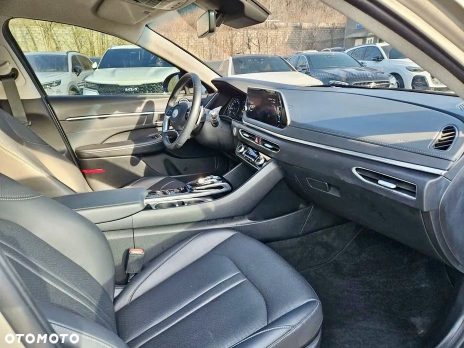 Hyundai Sonata - 10