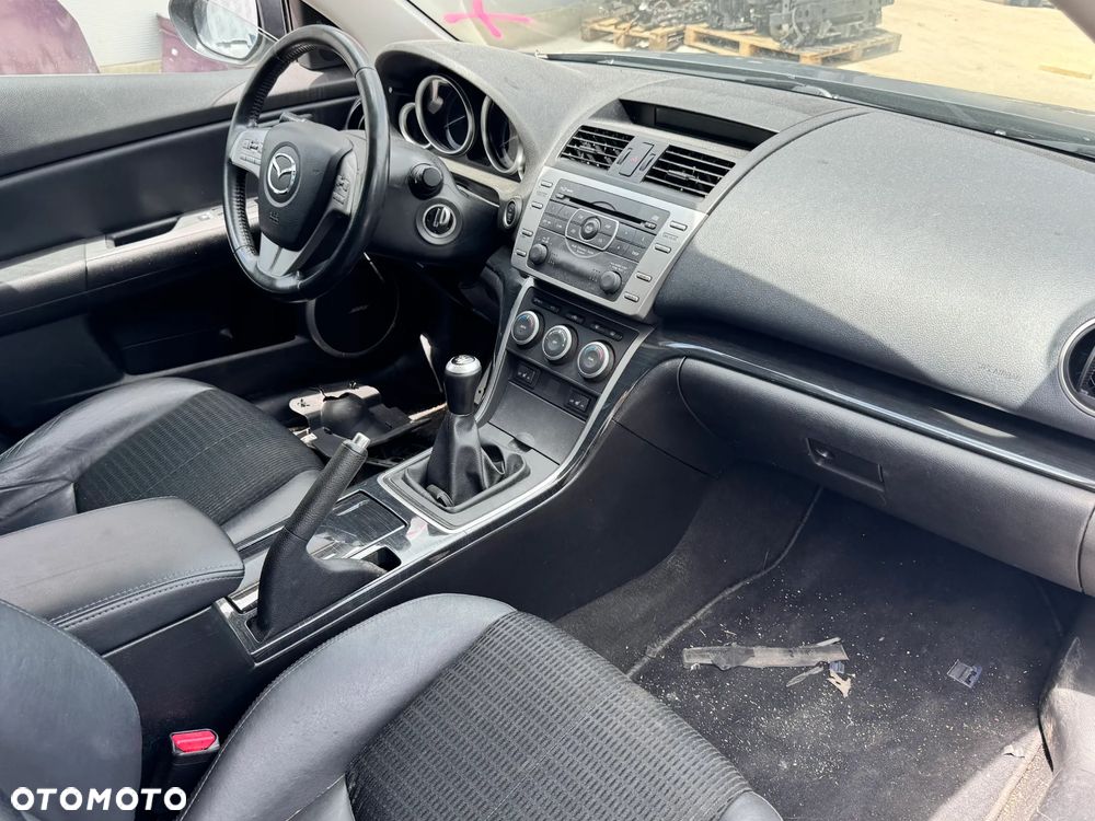 MAZDA 6 2009 *SAMOCHÓD NA CZĘŚCI* 5487   MASKA, LAMPA, DRZWI, LUSTERKO, ZDERZAK, GRILL, BŁOTNIK, KLAPA, BELKA, DESKA, FOTELE, KANAPA, ĆWIARTKA KIEROWNICA, TARCZE, ZACISKI, ZAWIESZENIE, KOMPLETNY PRZÓD, KOMPLETNY TYŁ, LICZNIK, ZEGARY, PRAWE LEWE PRZÓD TYŁ - 4