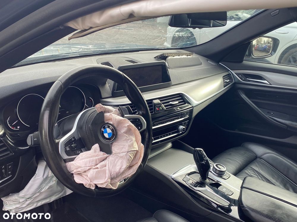 BMW Seria 5 530i xDrive M Sport sport - 13