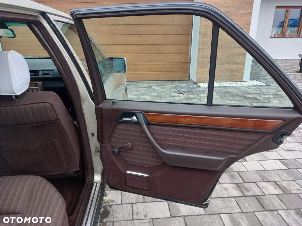 Mercedes-Benz W124 (1984-1993) - 9