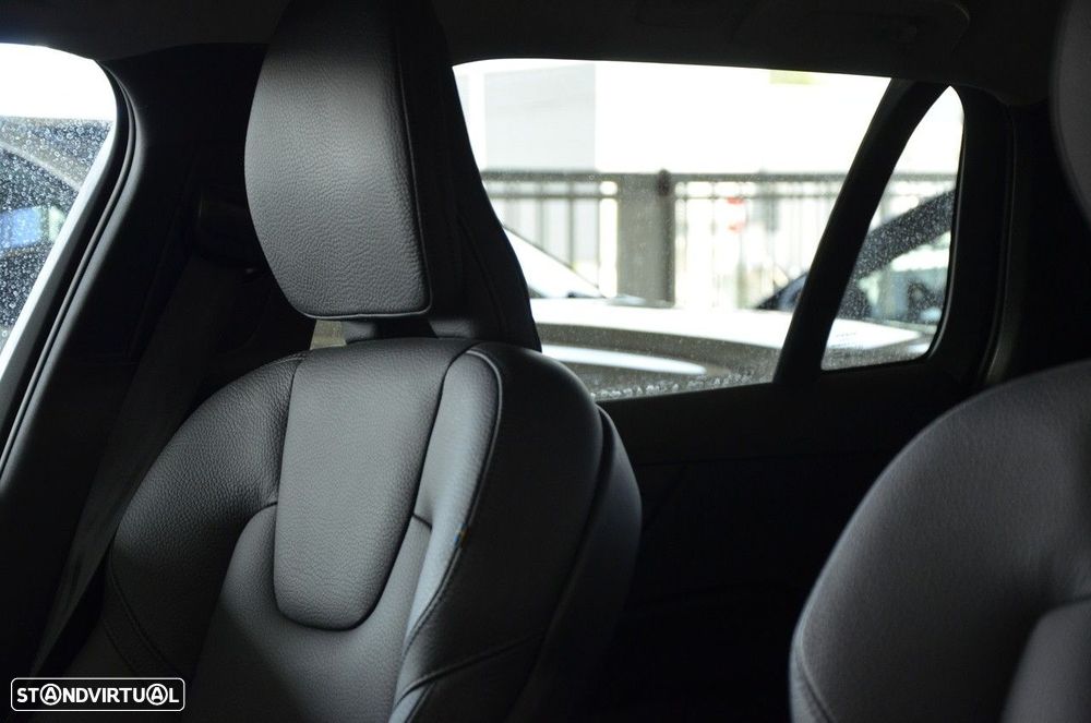 Volvo V60 2.0 T6 AWD TE Plus Dark - 12