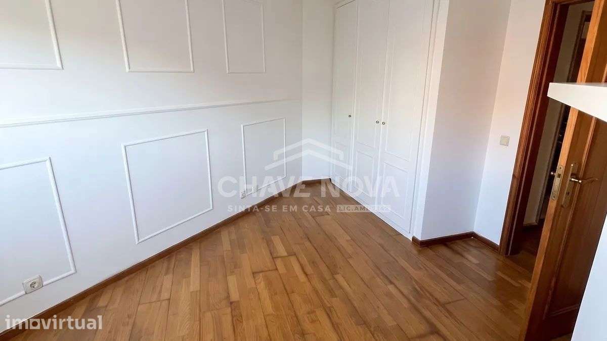 Apartamento T2 c/ Garagem Box em Vilar do Paraíso - Gaia - Grande imagem: 5/23