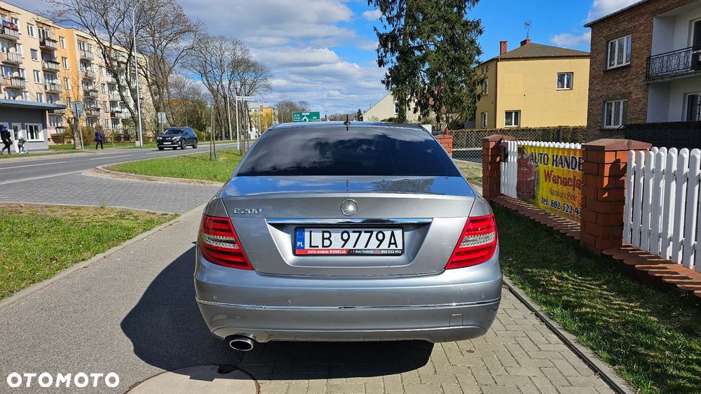 Mercedes-Benz Klasa C 200 CGI BlueEFFICIENCY Avantgarde - 8