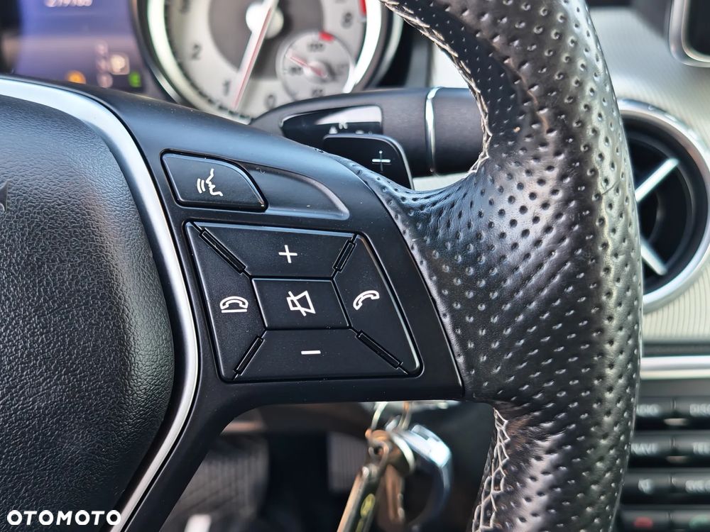 Mercedes-Benz GLA - 20