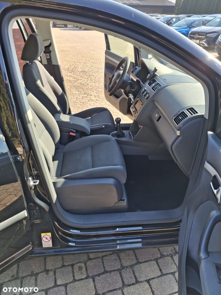 Volkswagen Touran - 14