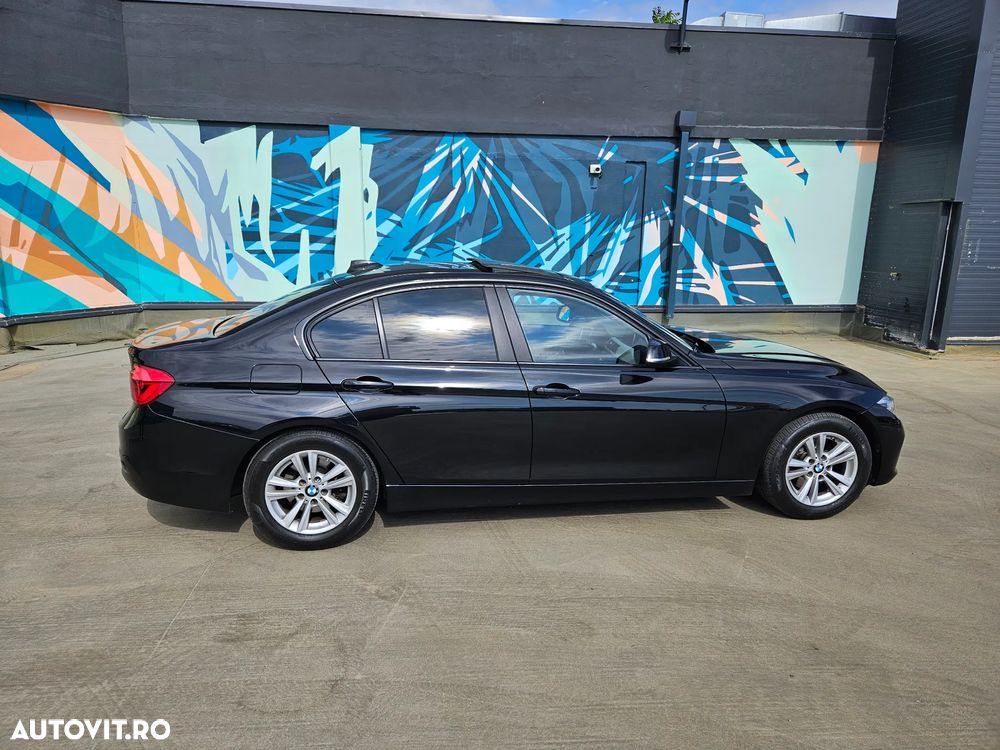 BMW Seria 3 320d Sport Line - 3