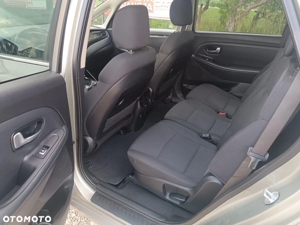 Kia Carens 1.7 CRDi 115 Dream Team Edition - 28
