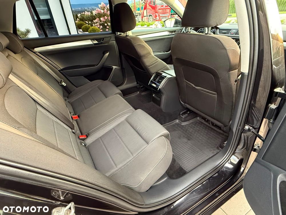 Skoda Superb 2.0 TDI Style - 25