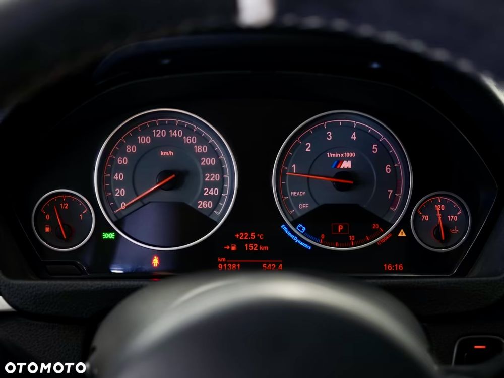 BMW Seria 3 330i M Sport Sport - 27