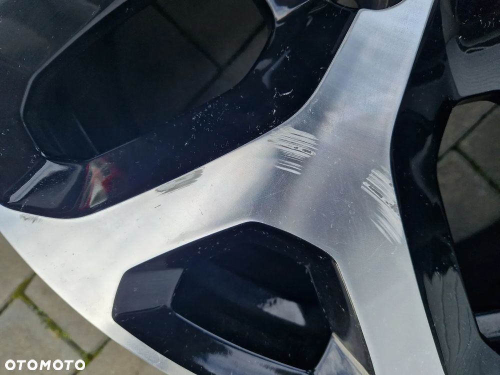 FELGA RENAULT CAPTUR CLIO 6,5Jx17CH4, ET40, 4x100 - 7