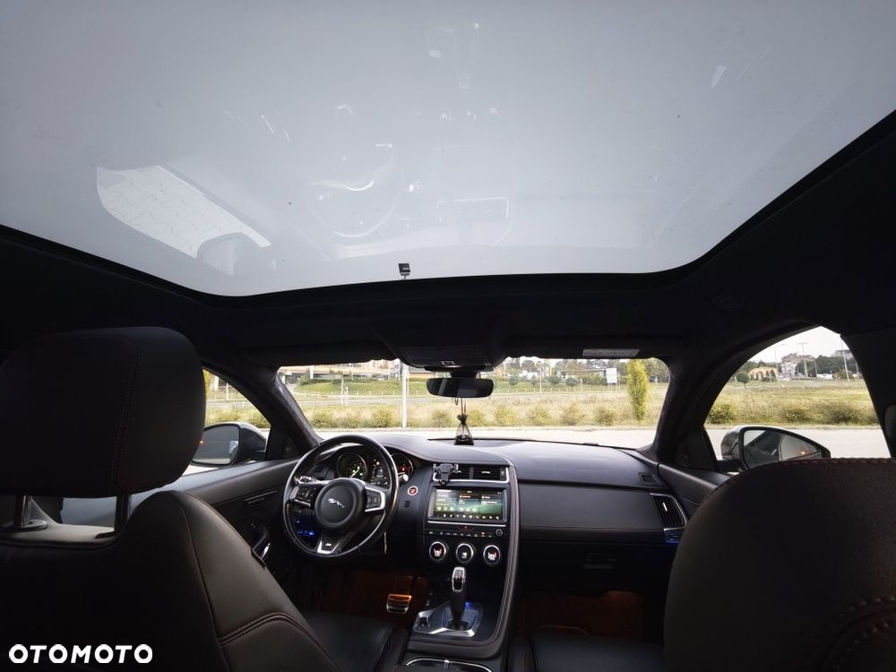 Jaguar E-Pace - 8