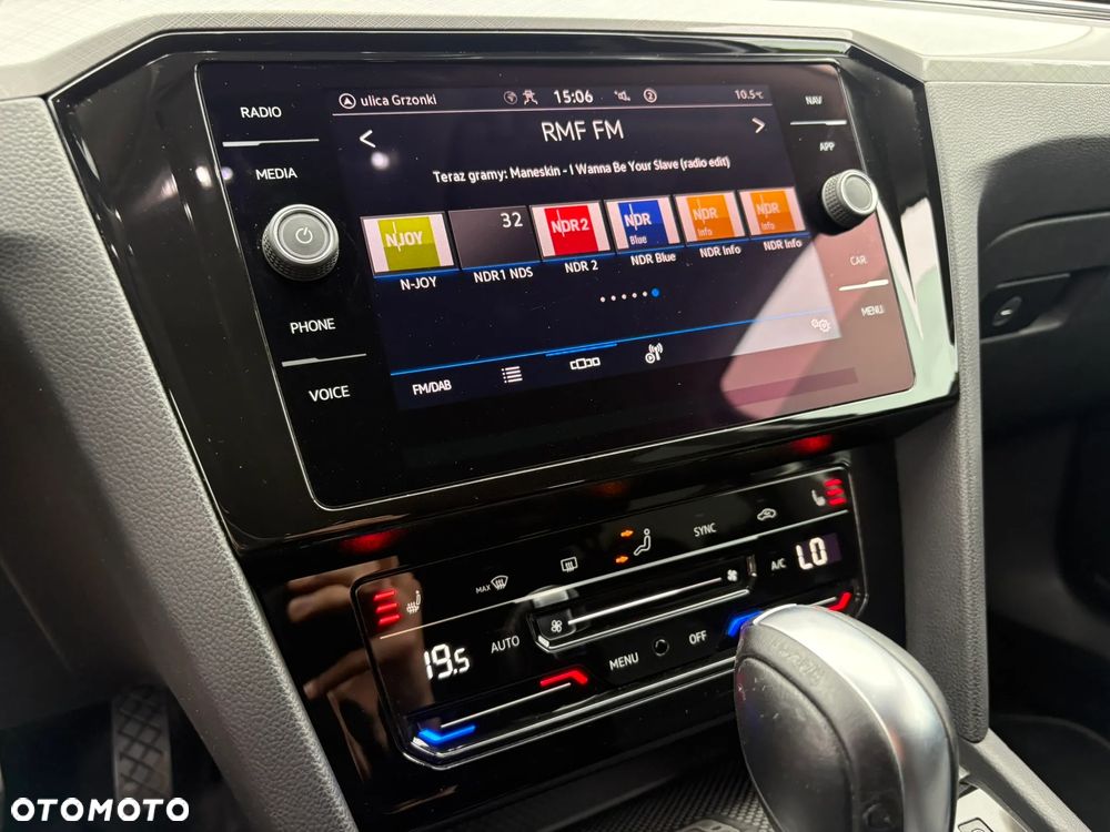 Volkswagen Passat Variant 2.0 TDI SCR DSG Conceptline - 25