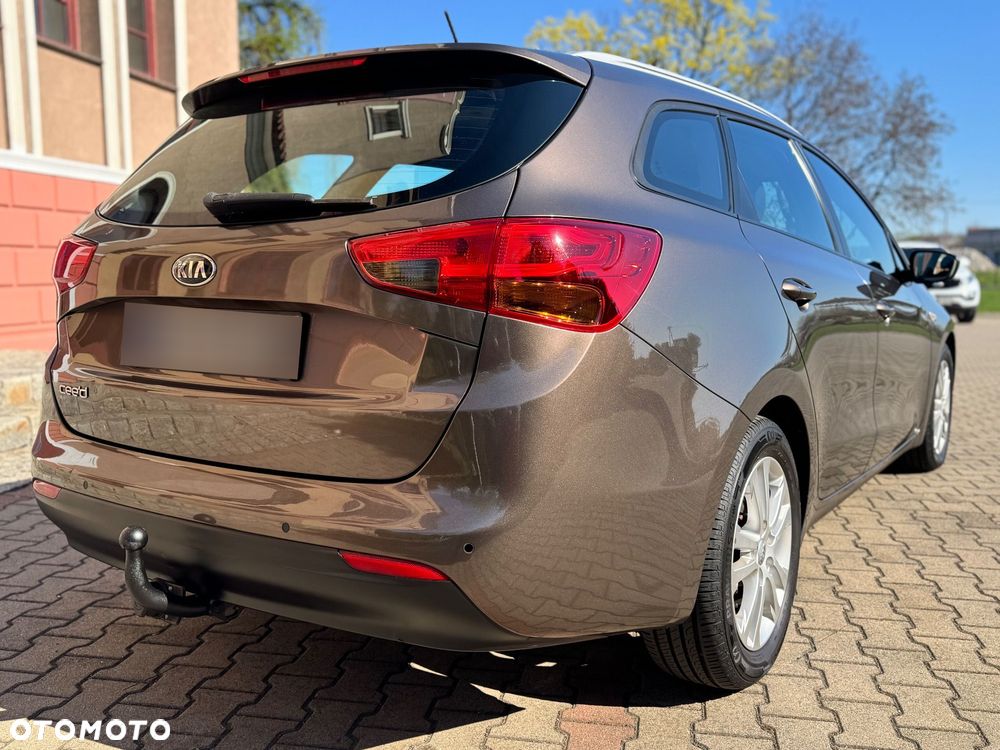 Kia Ceed 1.6 GDI Dream Team Edition - 10