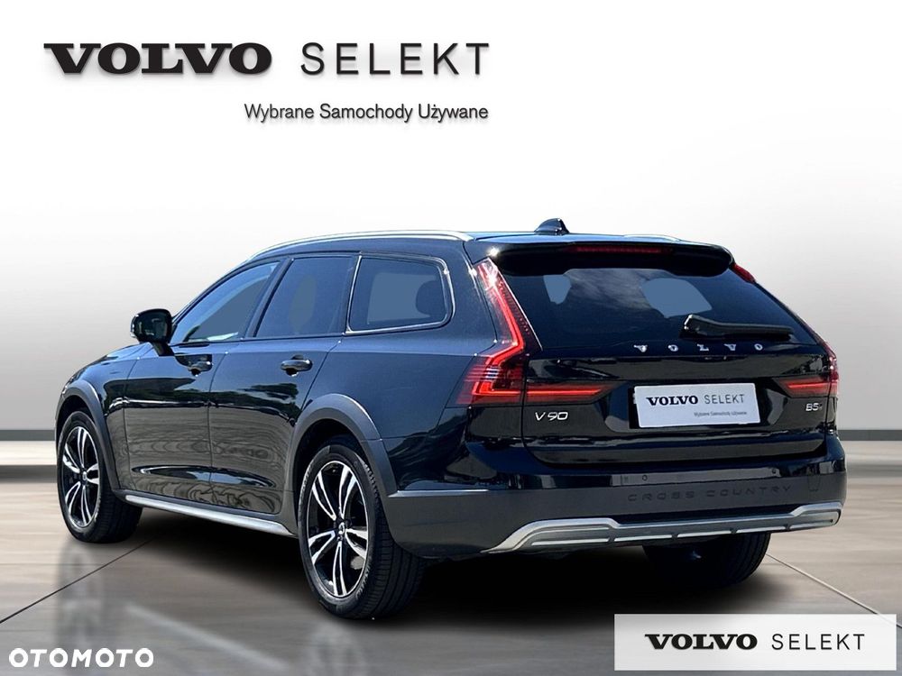 Volvo V90 Cross Country - 4