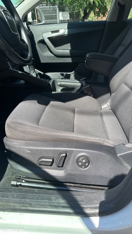Audi A3 Sportback 1.6 TDI Ambiente - 8