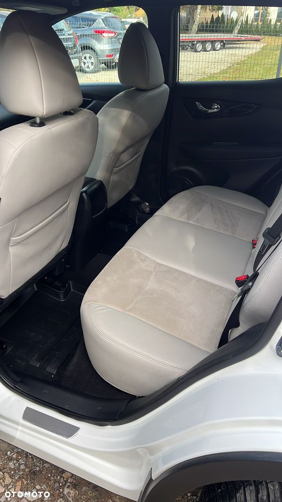 Nissan Qashqai 1.6 dCi 4 x 4 DPF tekna - 22