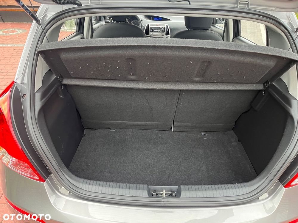 Hyundai i20 1.25 Comfort - 13