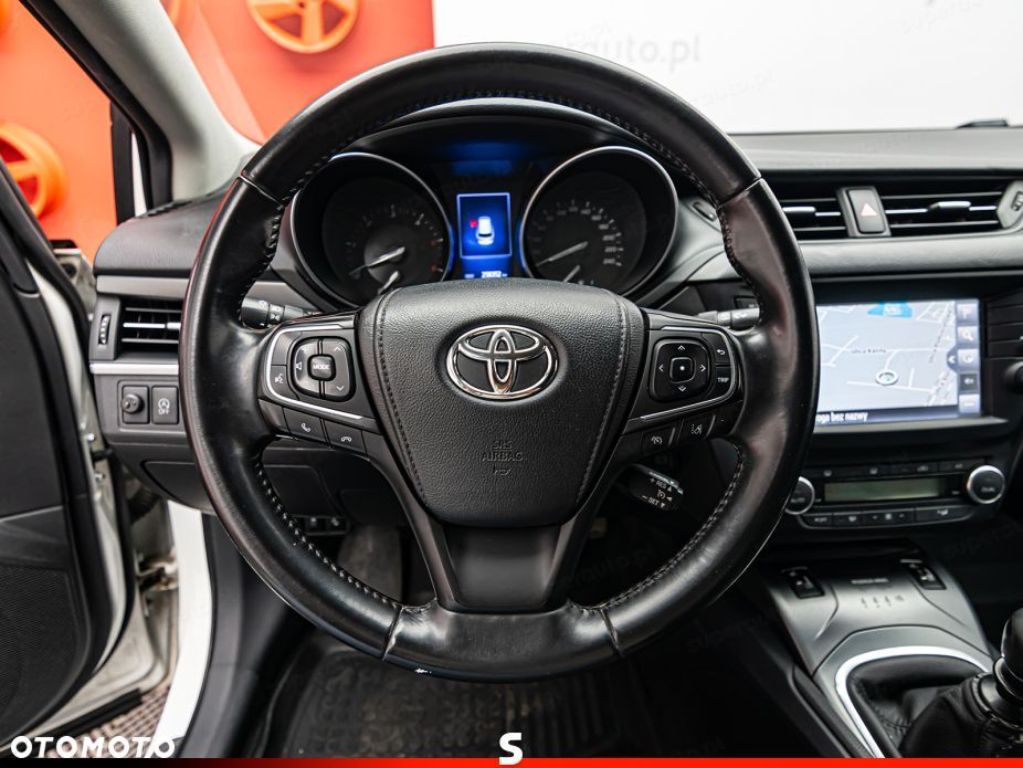 Toyota Avensis 2.0 D-4D Premium - 12