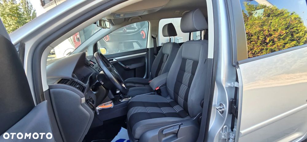 Volkswagen Touran 2.0 TDI DPF DSG Highline - 25