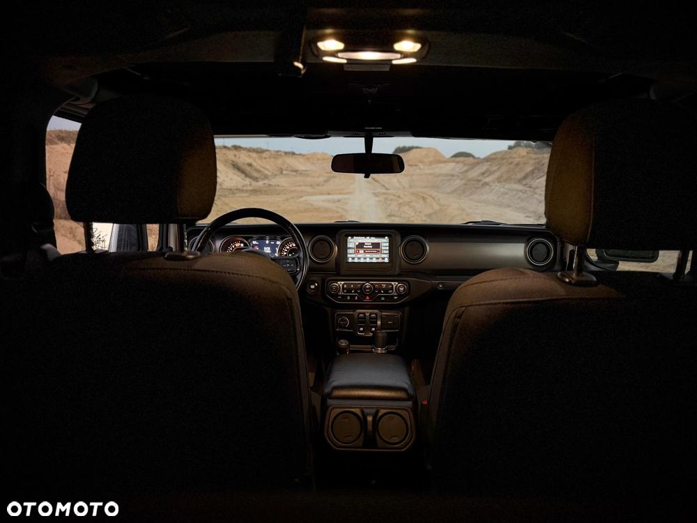 Jeep Wrangler - 27