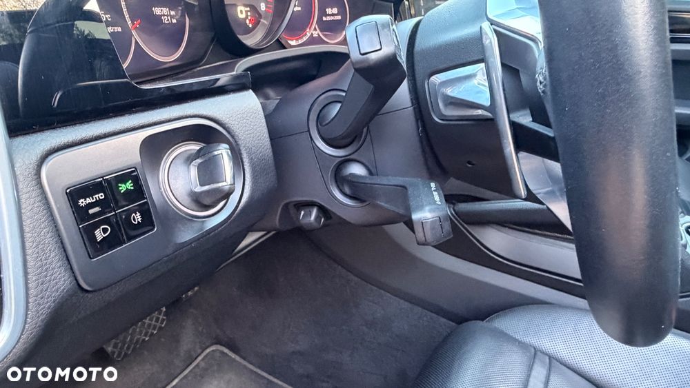 Porsche Cayenne - 18