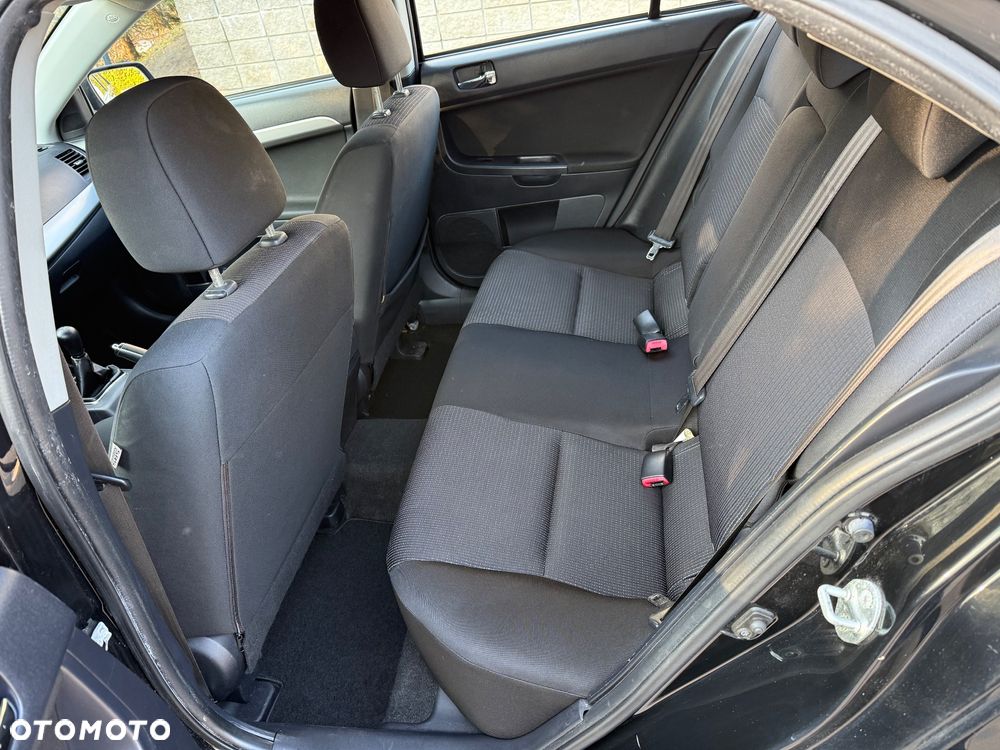 Mitsubishi Lancer 1.8 Intense - 27
