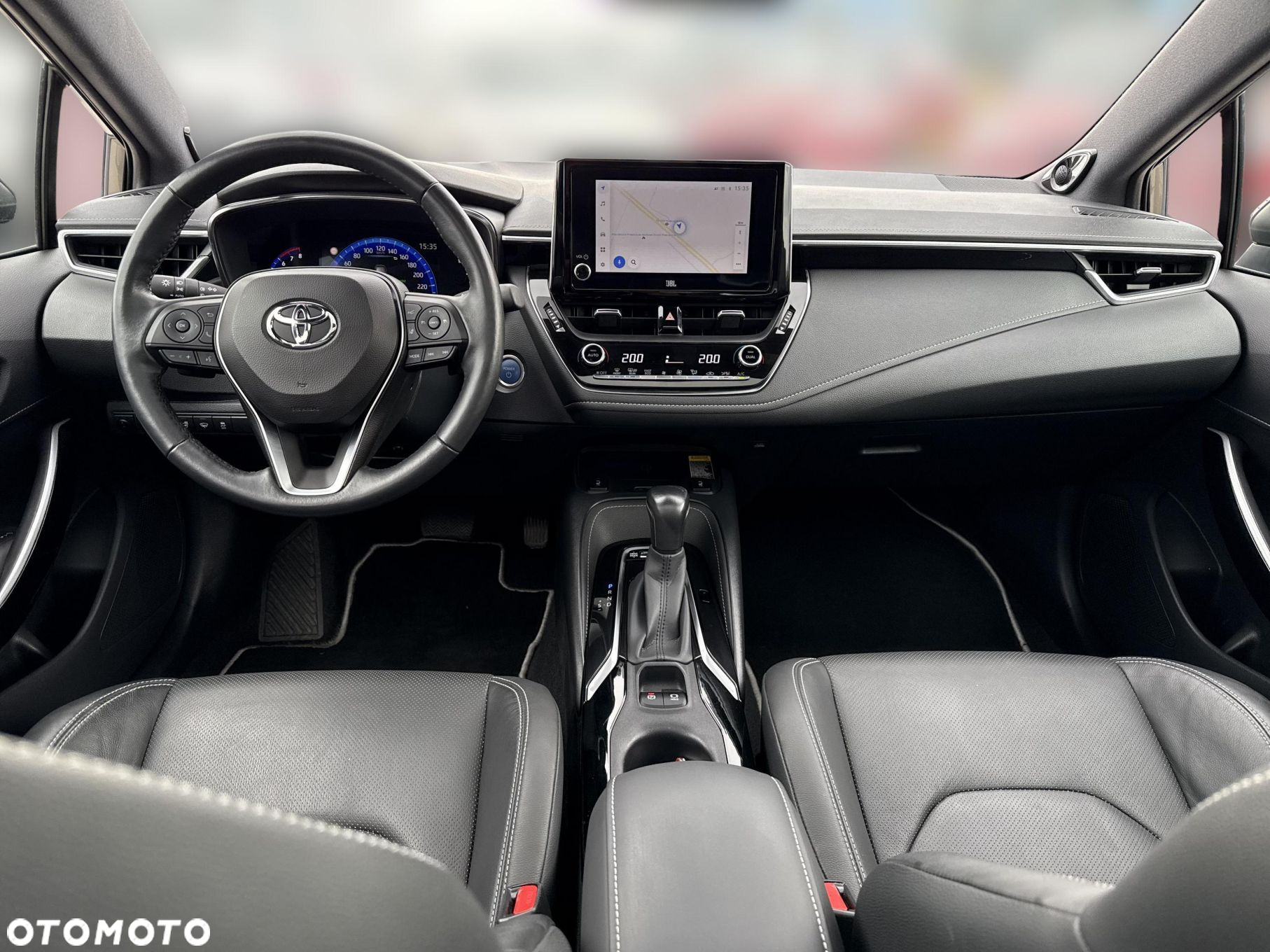 Toyota Corolla 2.0 Hybrid Executive - 12
