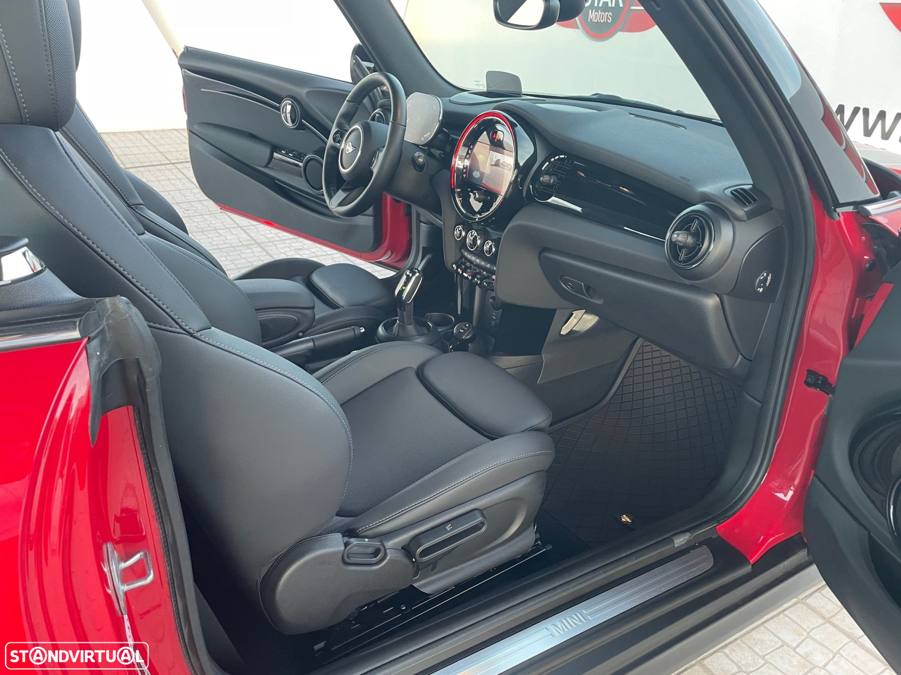 MINI Cabrio Cooper Auto - 28