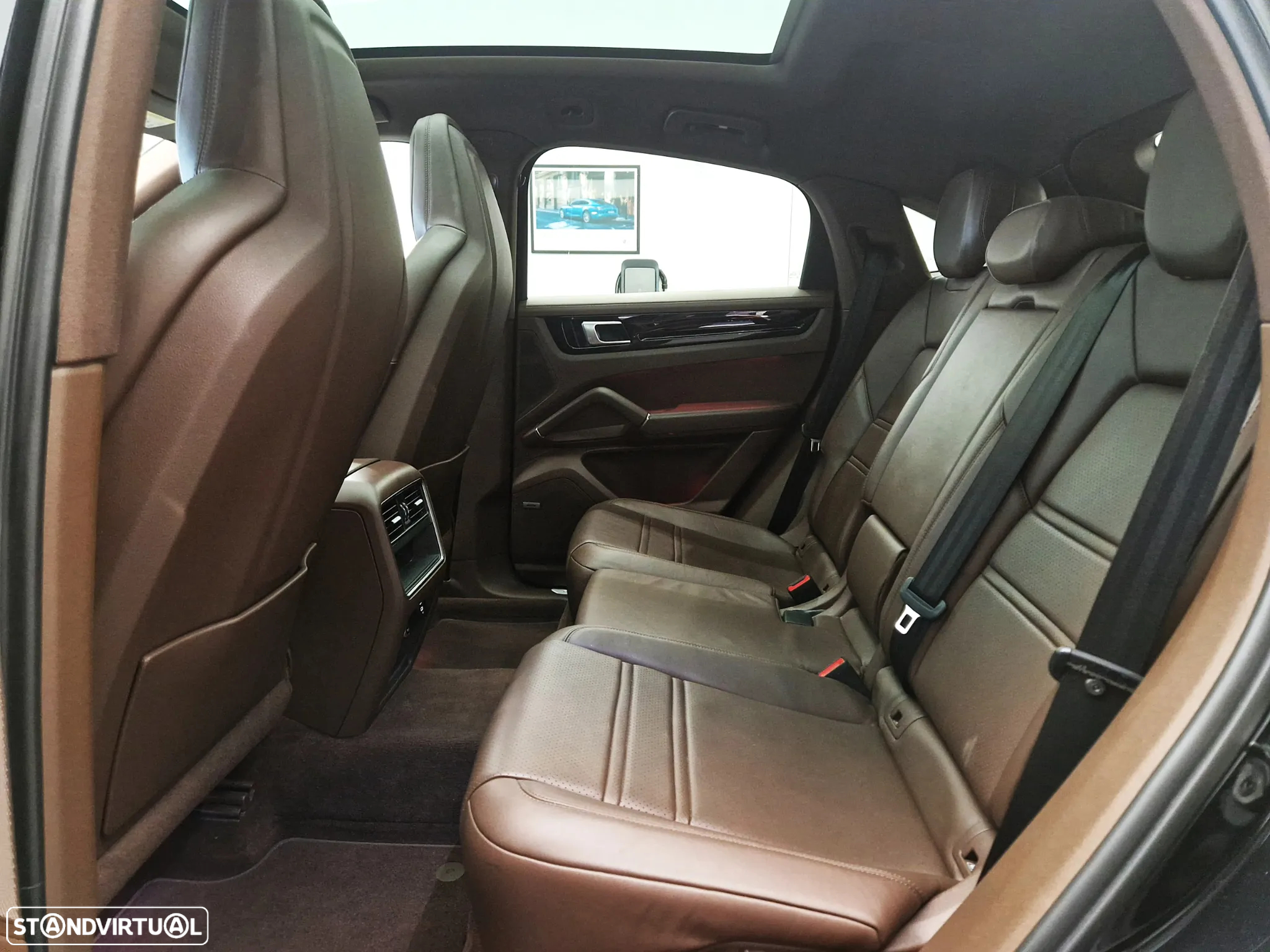 Porsche Cayenne Coupé E-Hybrid - 27