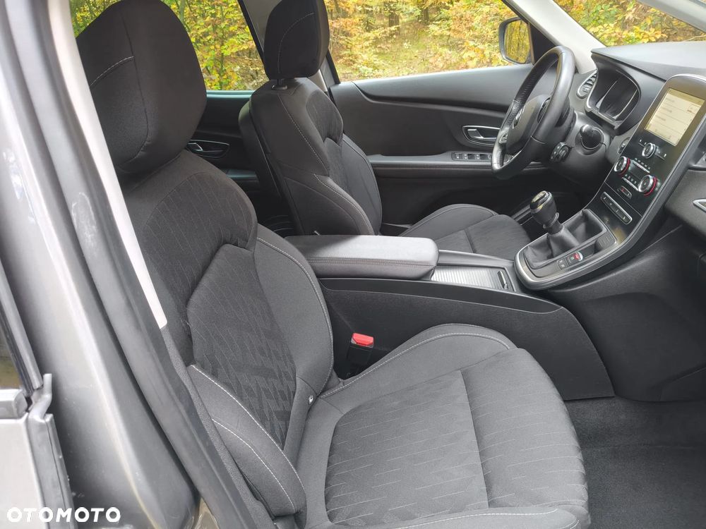 Renault Grand Scenic - 13