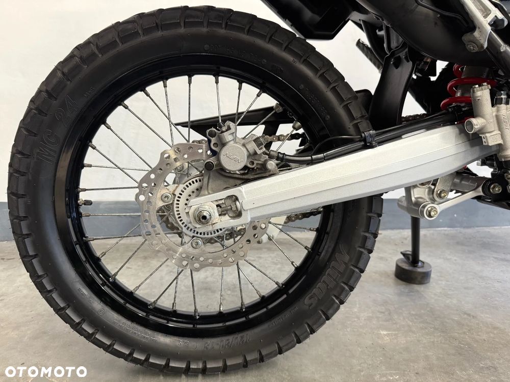 Honda CRF - 33