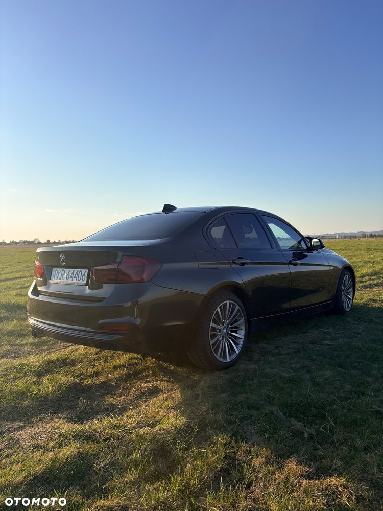 BMW Seria 3 320d xDrive Luxury Line - 9