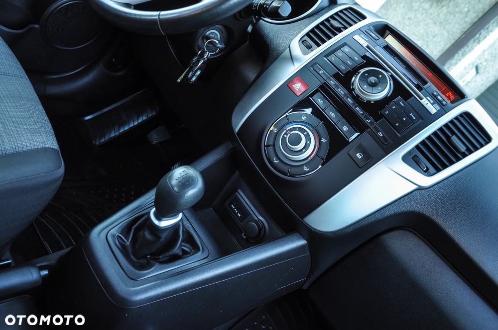 Kia Venga 1.4 S - 13