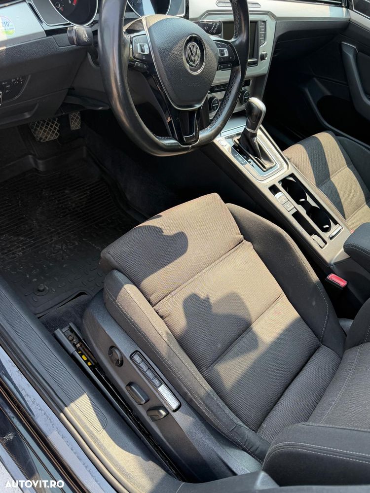 Volkswagen Passat - 12