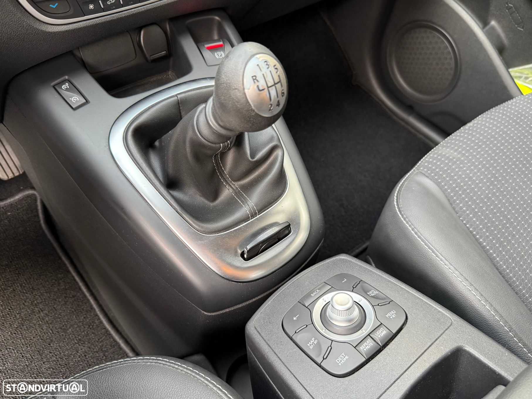 Renault Grand Scénic 1.5 dCi Dynamique S SS - 16