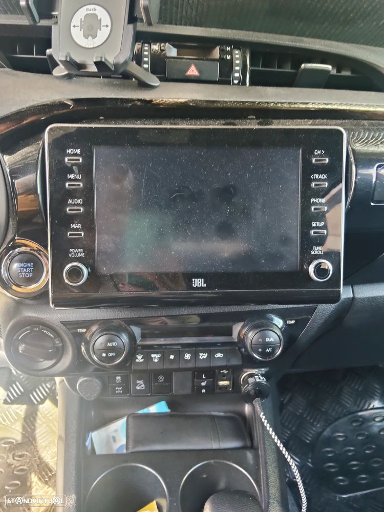 Toyota Hilux 2.8 D-4D 4WD Invincible TA - 8