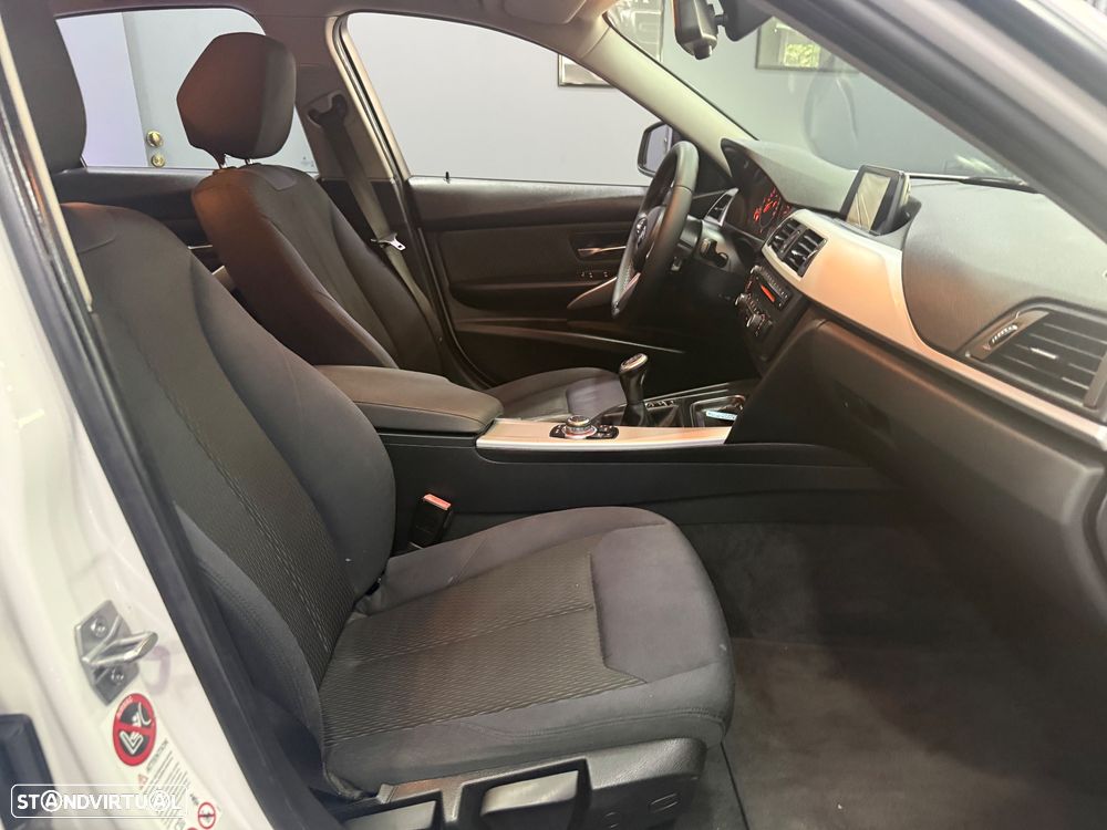 BMW 316 d Sport Line - 13