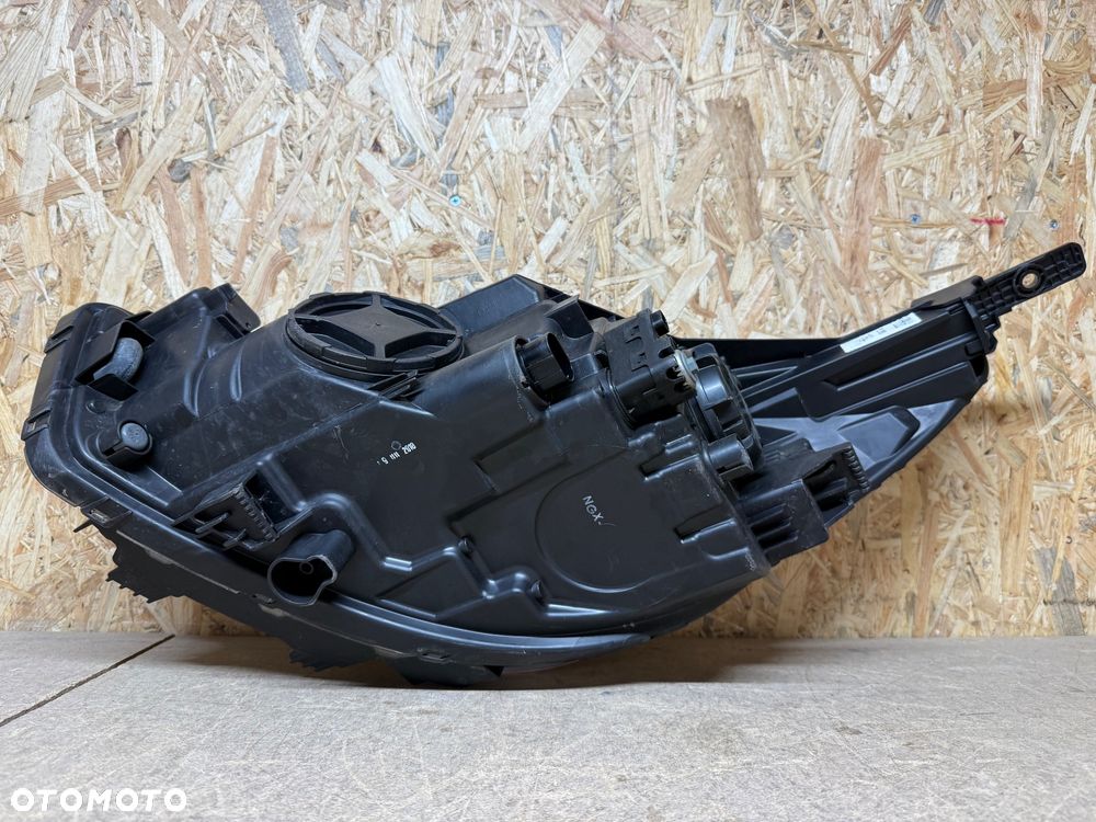 LAMPA PRAWY PRZÓD PRZEDNIA PRAWA SOCZEWKA LED KIA RIO IV 92102-H8 - 5